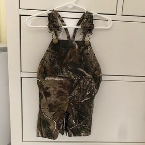 Baby Camo overalls 👶🏻 🦌